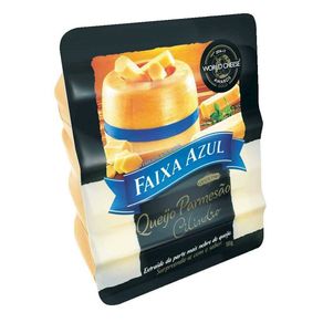 Queijo Parmesão Faixa Azul Cilindro 195g Queijo Parmesão Faixa Azul Cilindro 195g